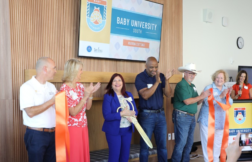 stories/baby-university-south-ribbon-cutting.jpg