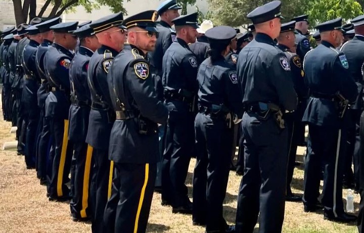 stories/irving-officer-supports2024.jpg