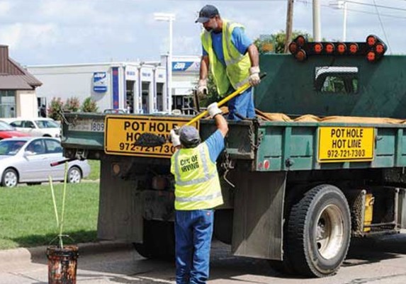stories/irving-pot-hole-repair_1757691799.jpg