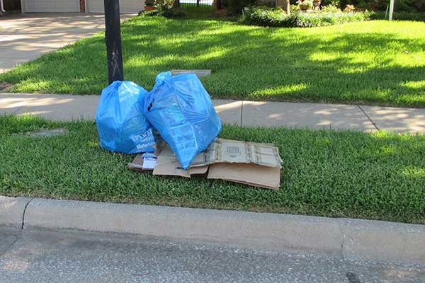stories/irving_recycle_bags.jpg