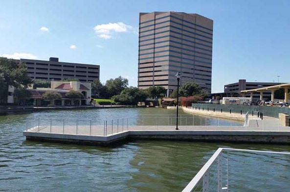 stories/lake-carolyn-promenade.jpg