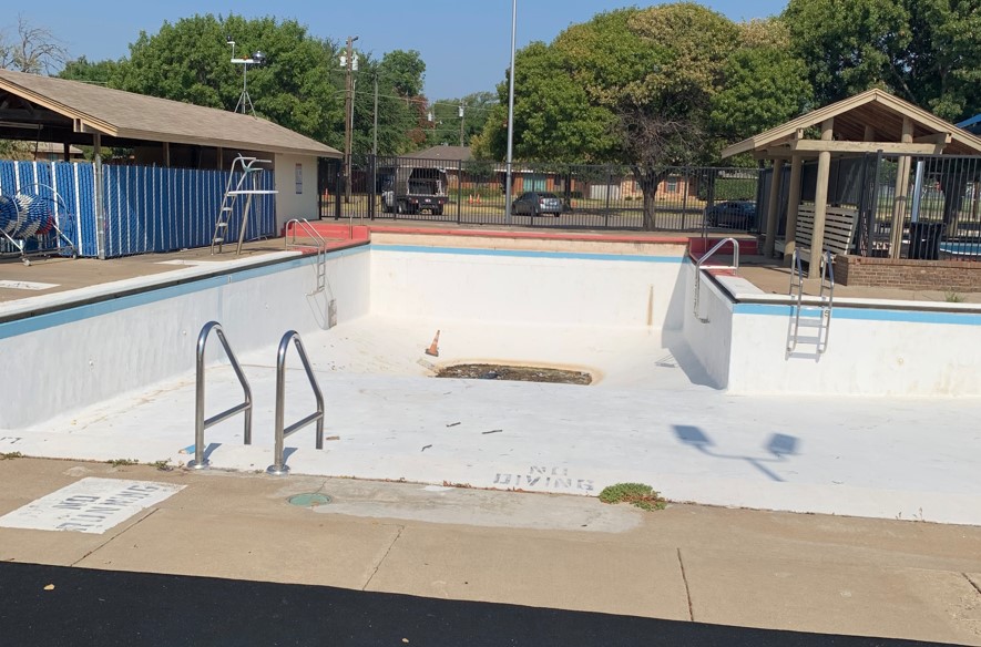 stories/lee-park-pool.jpg