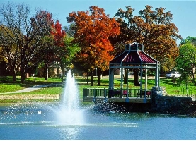 stories/town-lake-fountain.jpg