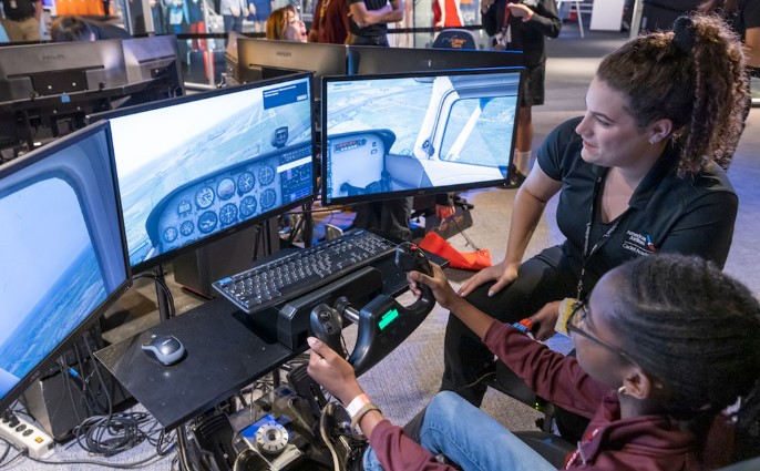 American Airlines and CR Smith Museum Launch Aviation Education Program to Inspire Future Professionals
