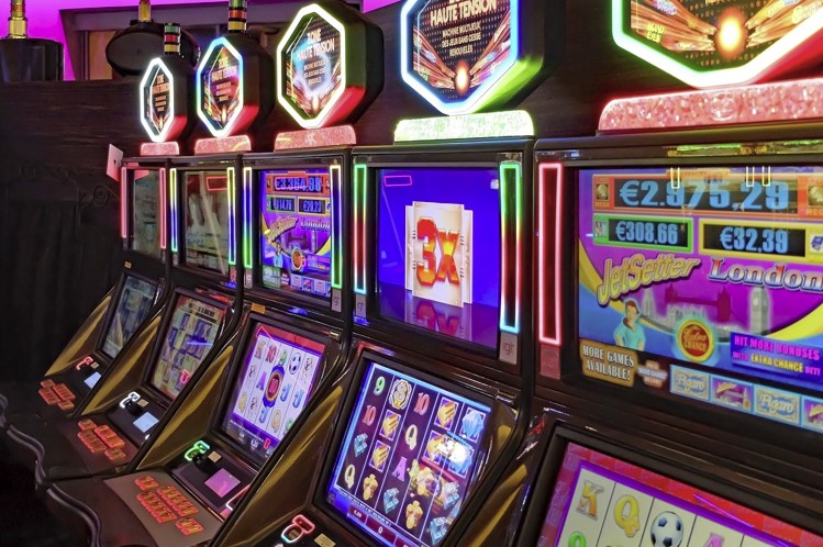 The Enduring Allure of Casino Slots: Exploring the Reasons Behind Their Popularity