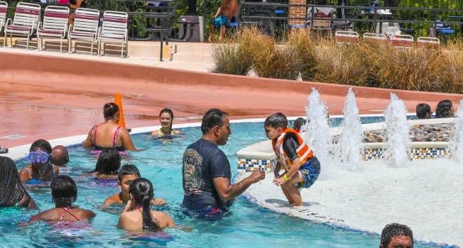 Beat the Heat: Irving Aquatic Facilities Adjust Schedules for End of Summer