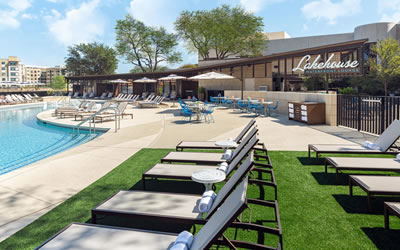 Lakehouse Waterfront Lounge at Omni Las Colinas Hotel is Open for the Summer