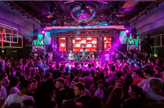 After Hours in Irving: Exploring the Best Bars, Clubs, Music Venues, and Casinos